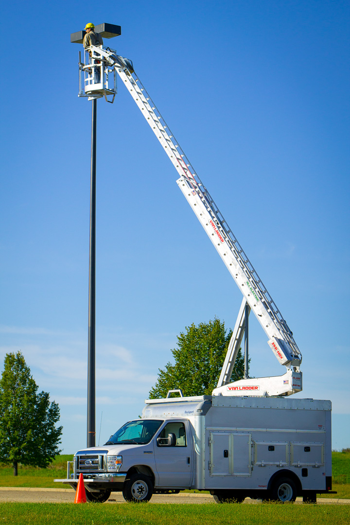model3931hdx Van Ladder Bucket Trucks